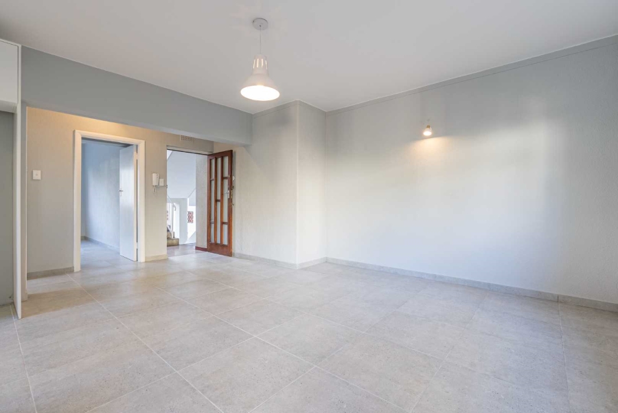 1 Bedroom Property for Sale in Sea Point Western Cape